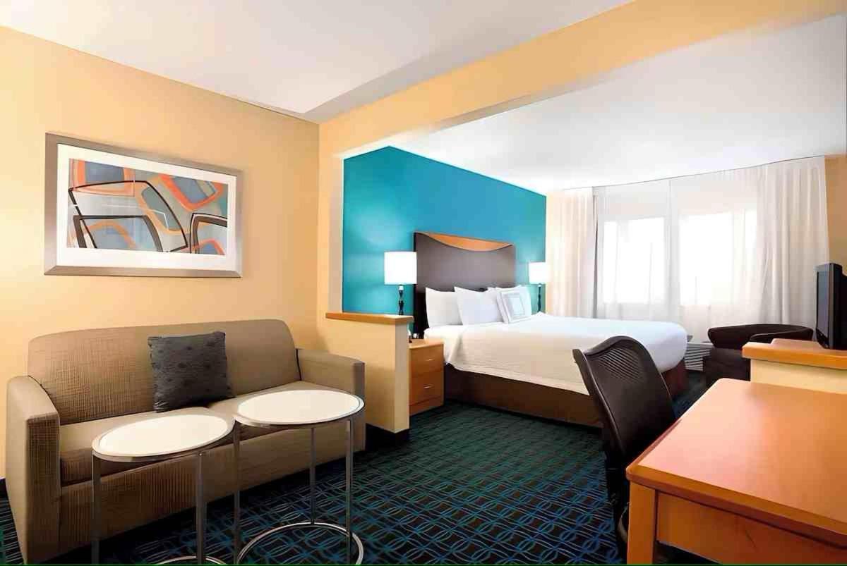 Dubuque Inn & Suites Kültér fotó