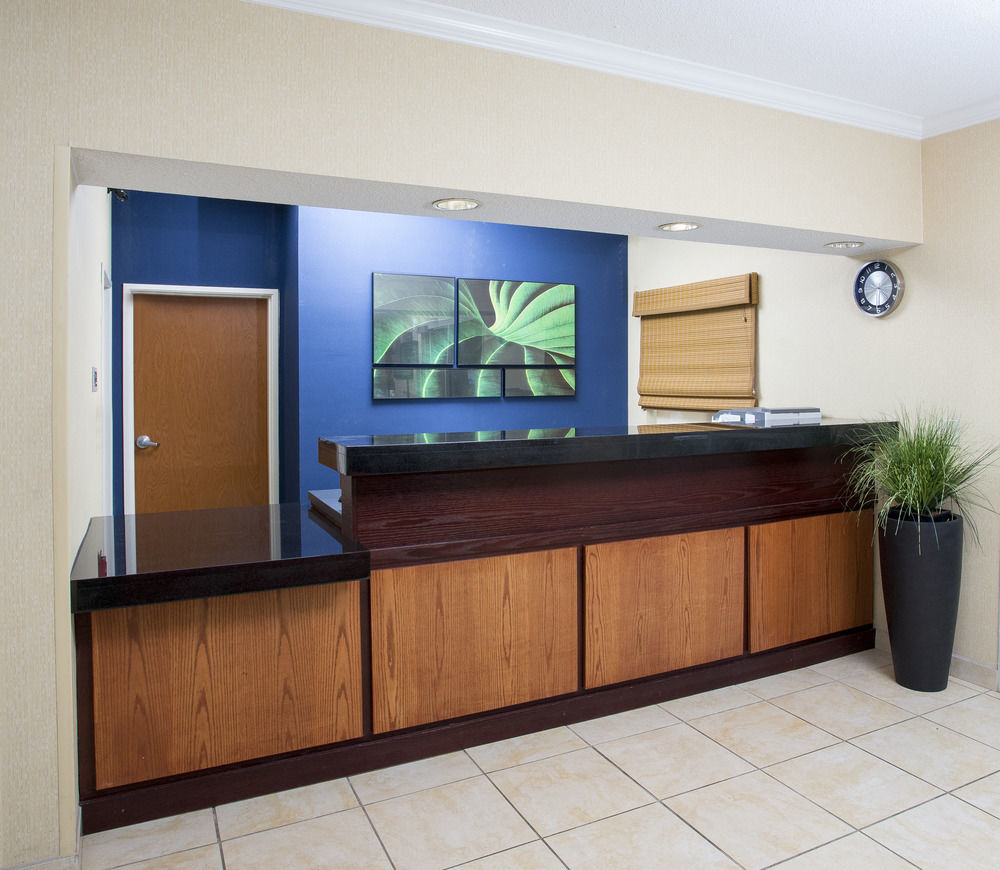 Dubuque Inn & Suites Kültér fotó